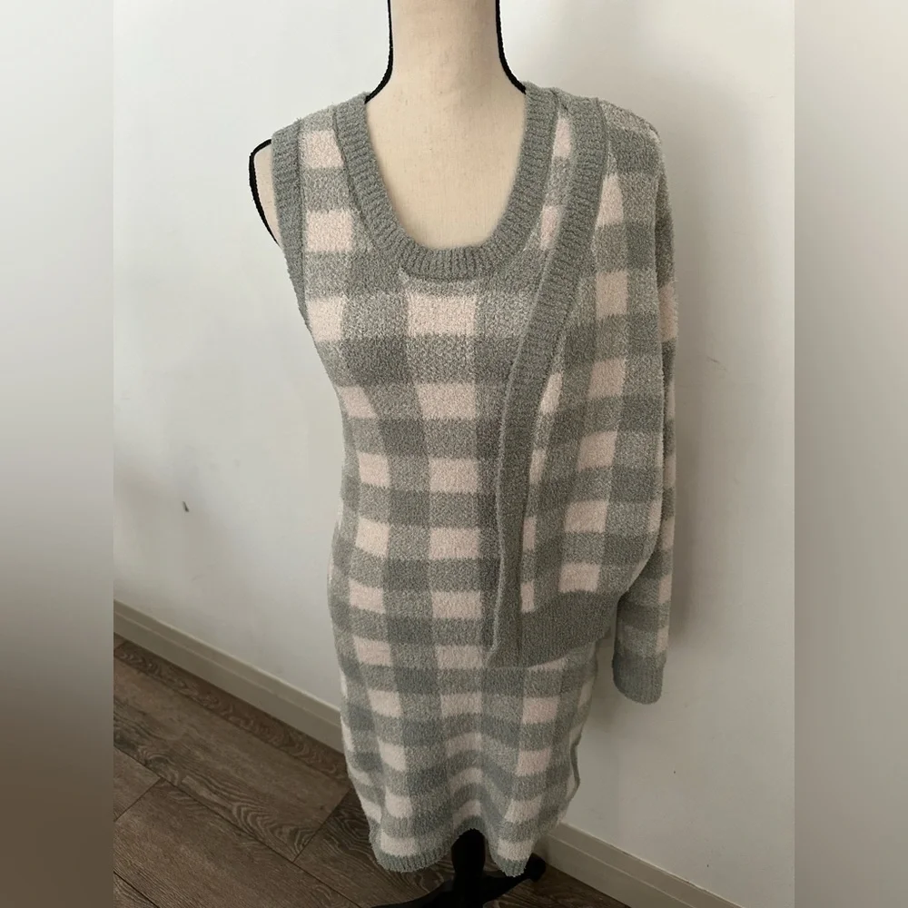 Sincerely Jule’s Plaid Women's Sweater Two Piece Set - Picture 2 of 9